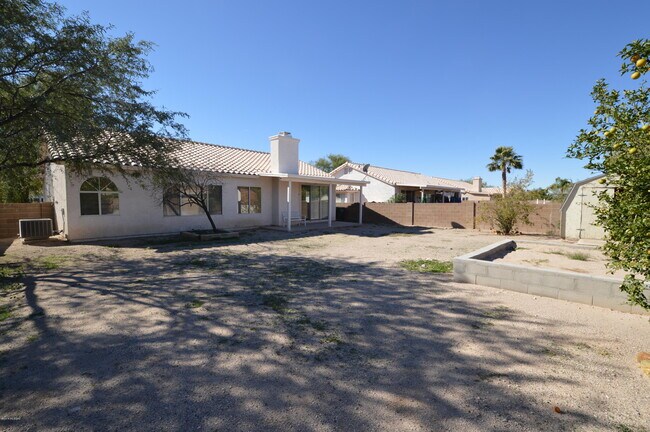 Building Photo - 9941 E Paseo San Bernardo