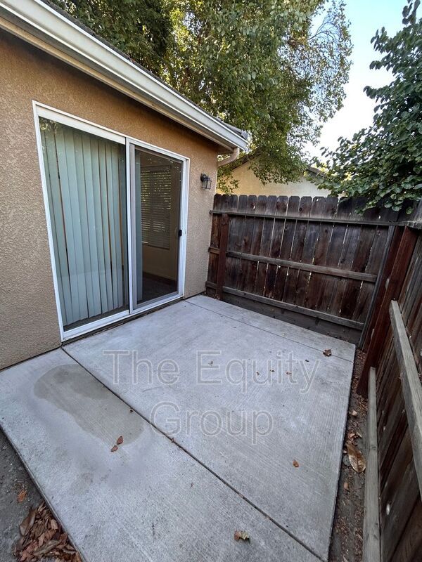 Building Photo - 1786 Paseo Del Lago