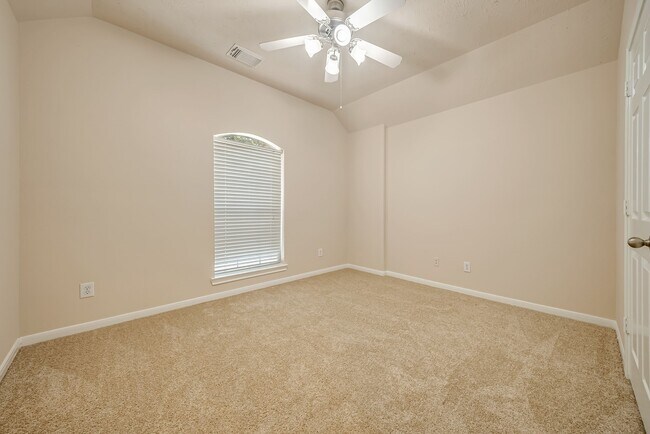 Building Photo - 18106 Linden Forest Ln