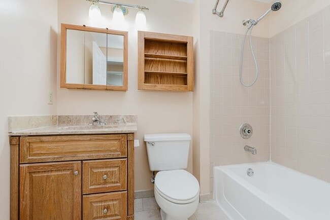 Building Photo - 5951 Staffordshire Cir