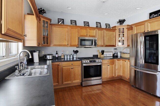 Building Photo - 2950 E Stone Creek Blvd