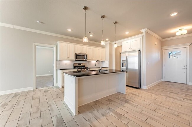 Building Photo - 511 Piper Ln