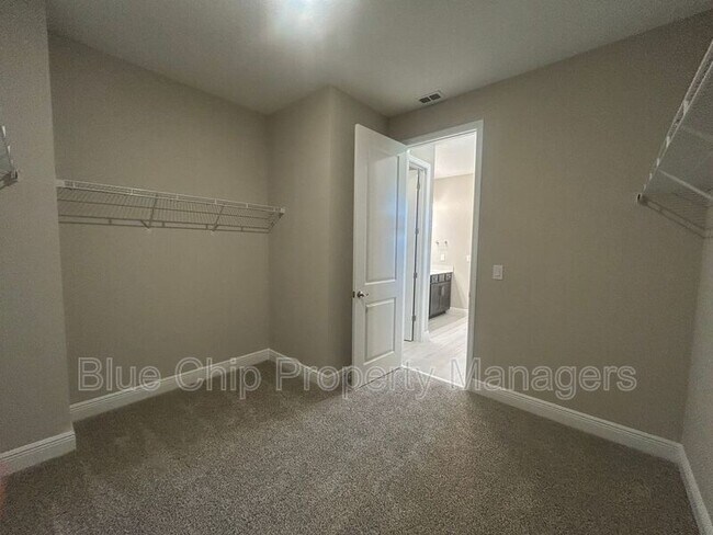 Building Photo - 1125 British Cir