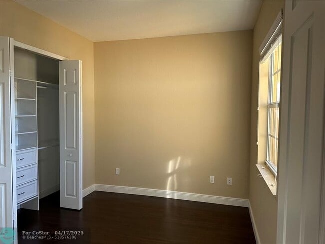 Building Photo - 12805 NW 83rd Ct