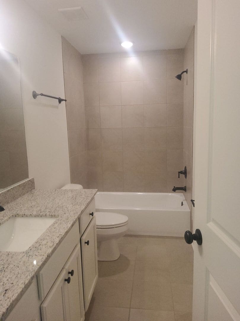 Building Photo - 35 Hillside Dr