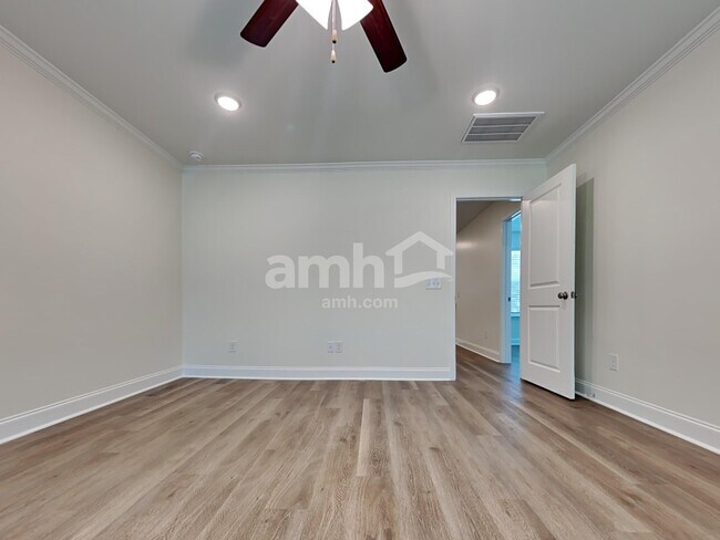 Building Photo - 1617 Lamplighter Ln