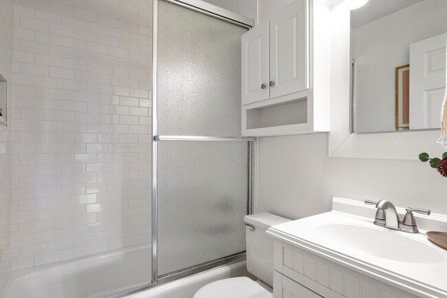 Building Photo - 1301 Orchard Rd