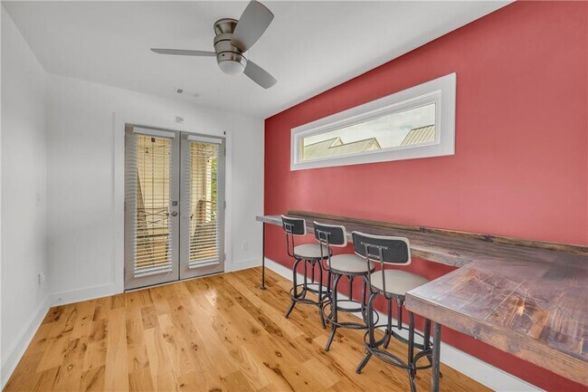 Building Photo - 183 Cleveland St SE