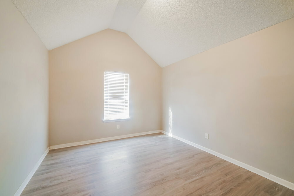 Building Photo - 6926 Silver Grass Ct