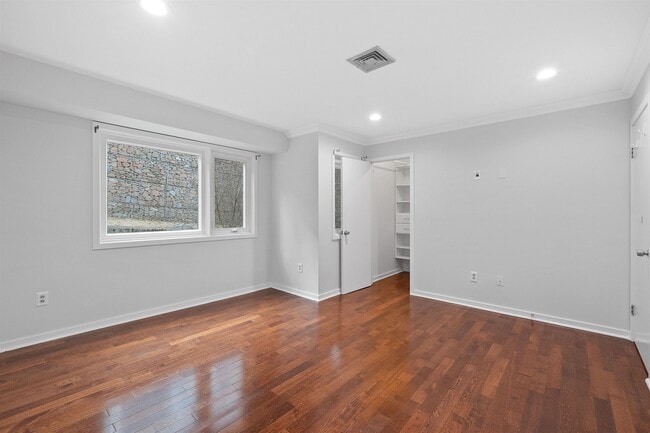 Building Photo - 18 Skyview Terrace