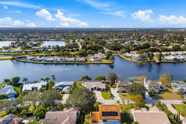 Building Photo - 662 Rossmoor Cir