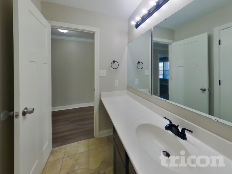 Building Photo - 3345 Deerbrook Dr