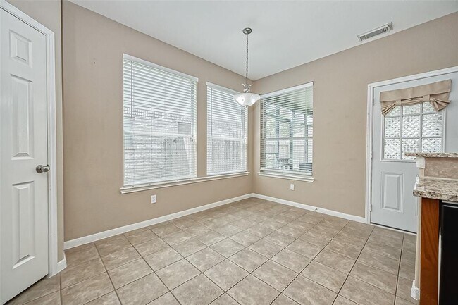 Building Photo - 2218 Falcon Knoll Ln