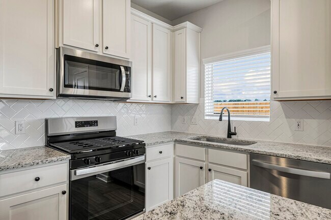 Building Photo - 15753 Bayberry Trce Dr