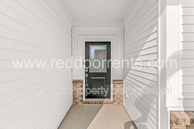 Building Photo - 2224 Boxwood Dr