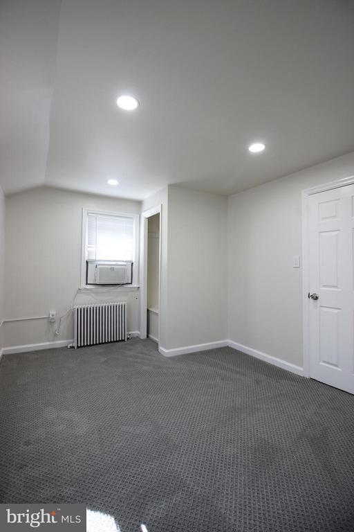 Building Photo - 3719 S Kemper Rd