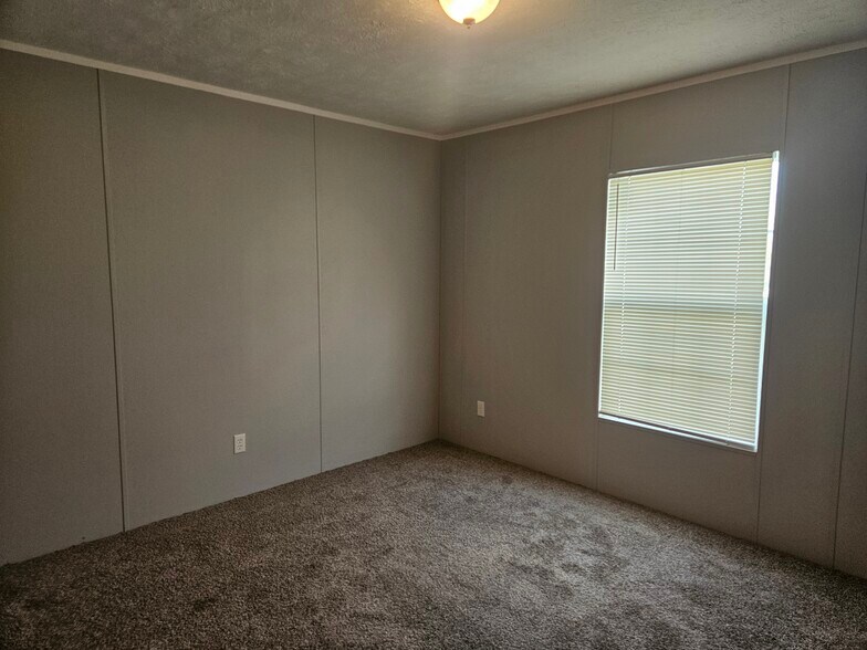 Building Photo - 179 Lynnwood Cir