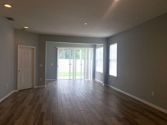 Building Photo - OAKSTEAD - GATED COMMUNITY IN WEYMOUTH VIL...