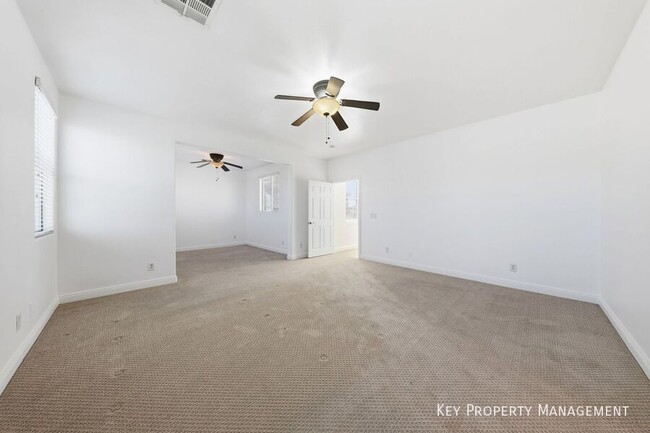 Building Photo - 956 Via Canale Dr