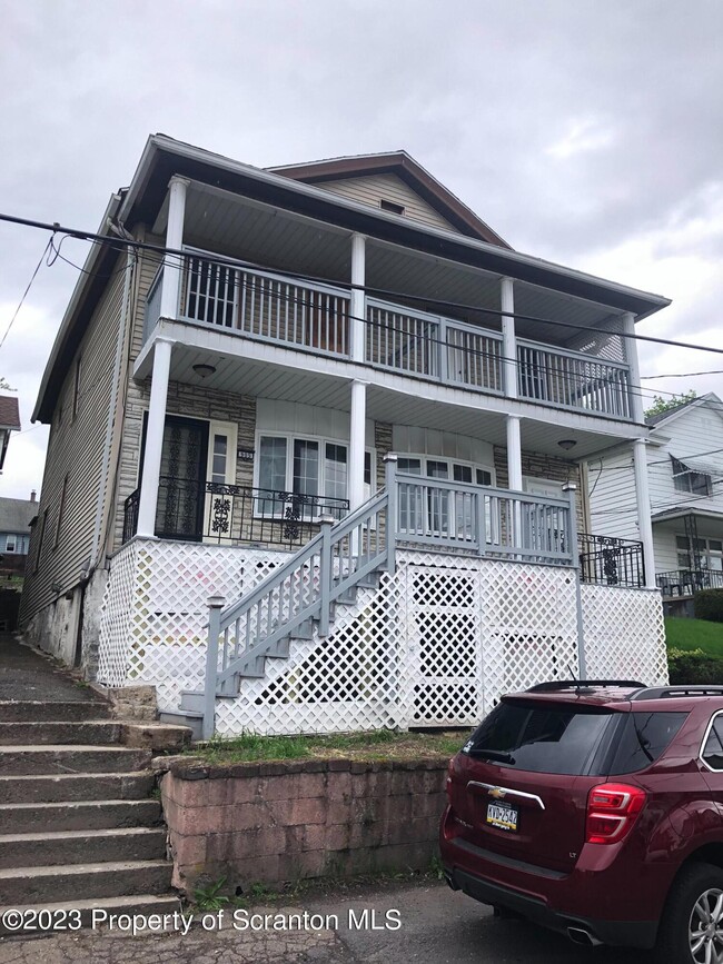 Primary Photo - 907 Eynon St