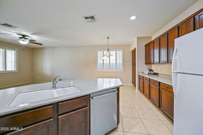 Building Photo - 7102 W Katharine Way