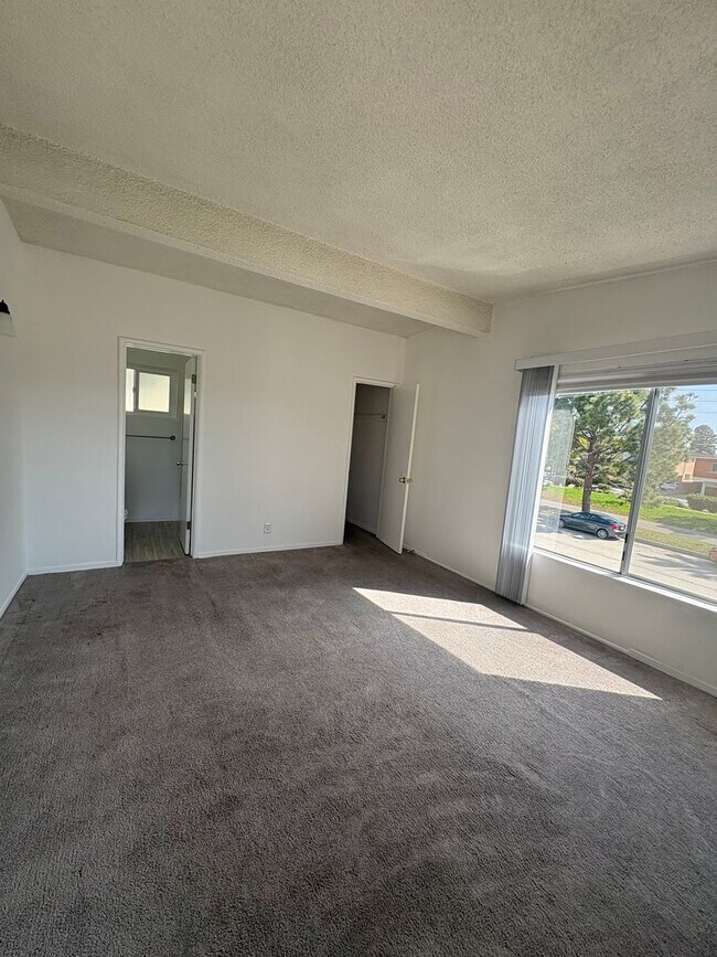 Building Photo - 12479 Culver Blvd