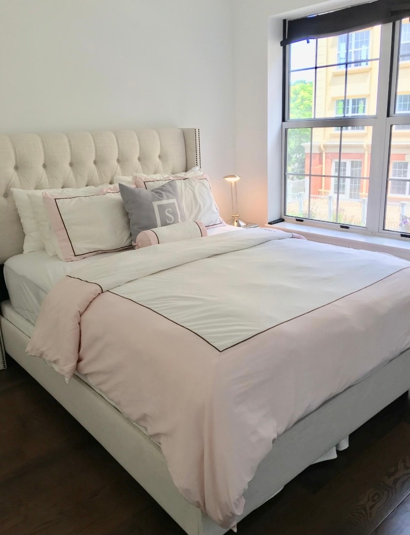 Building Photo - 10 Byron Pl