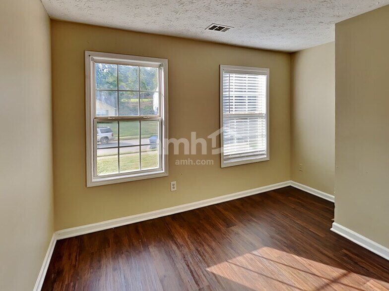 Building Photo - 435 Shenandoah Ct