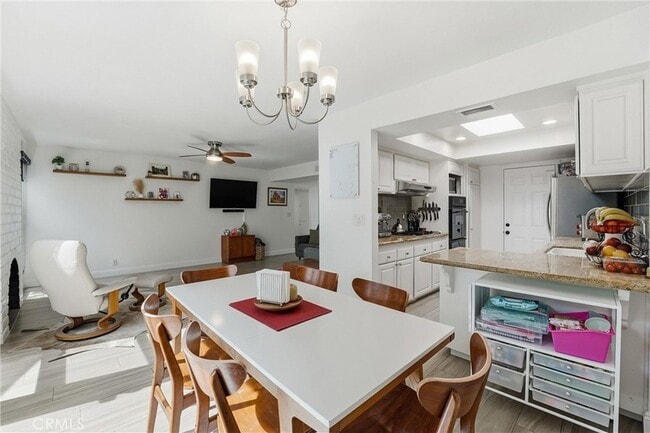 Building Photo - 30692 Calle Chueca