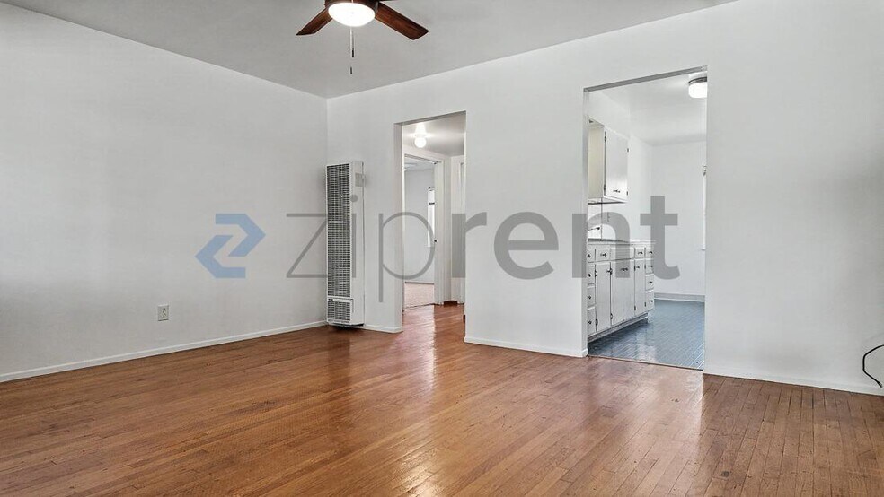 Building Photo - Unit