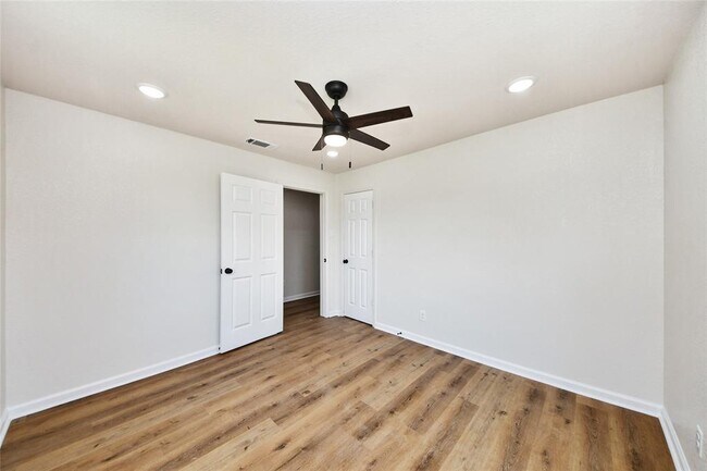 Building Photo - 2804 Bringhurst St