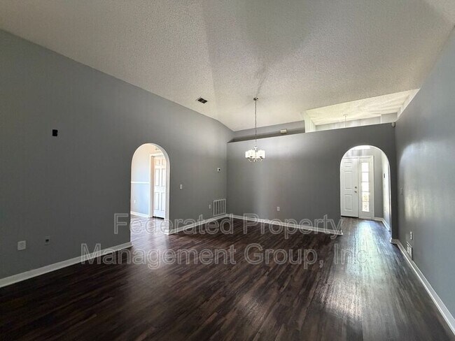 Building Photo - 7327 High Bluff Rd N