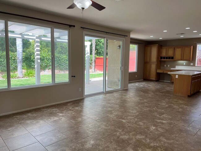 Building Photo - MOVE IN SPECIAL $500 off Rent Move In befo...