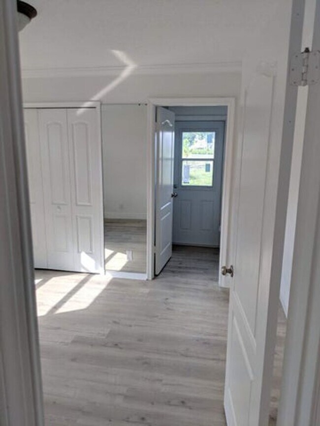 Building Photo - 4593 Bucida Rd