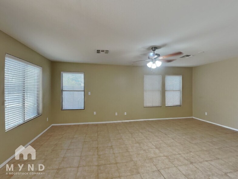 Building Photo - 672 W Barrus St