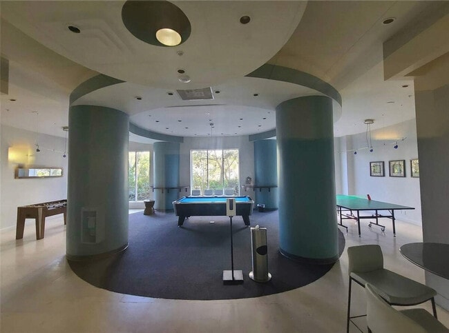 Building Photo - 4001 S Ocean Dr