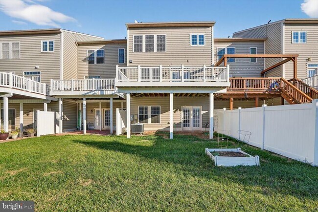 Building Photo - 21285 Park Grove Terrace