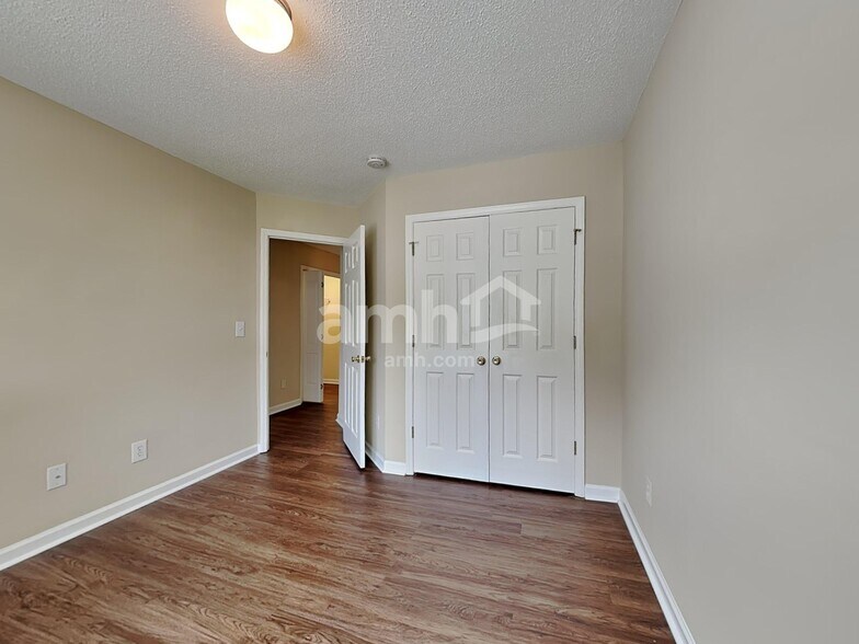 Building Photo - 140 Haven Grove Trl