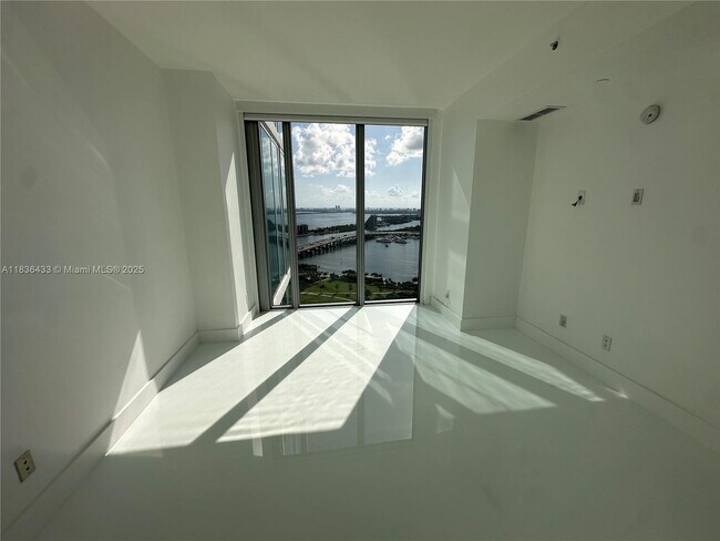 Building Photo - 888 Biscayne Blvd