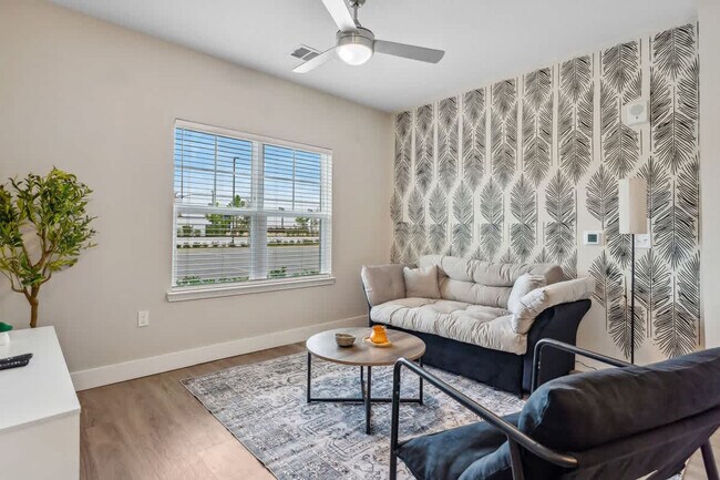 Primary Photo - 12630 Dream Fls Cir