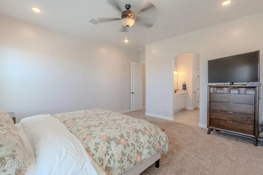 Building Photo - 13364 Emerald Glass Dr