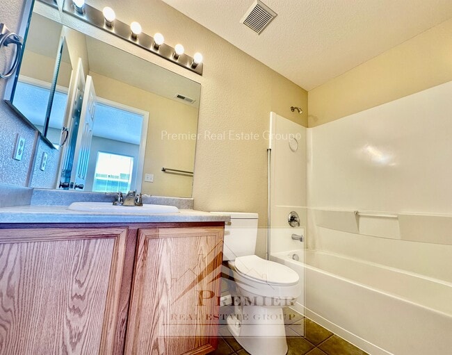 Building Photo - 7932 Sandy Springs Point
