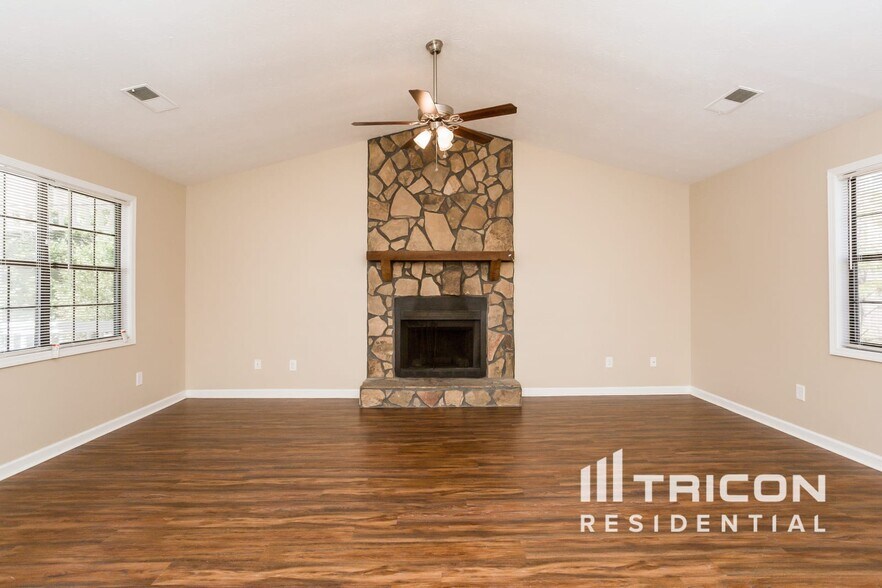 Building Photo - 2740 Chickory Hill