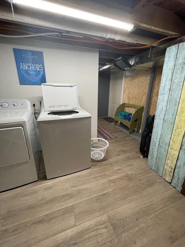 Laundry (Downstairs) - 5804 Barnhart Rd