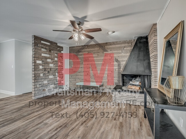 Building Photo - 13601 Pinehurst Rd
