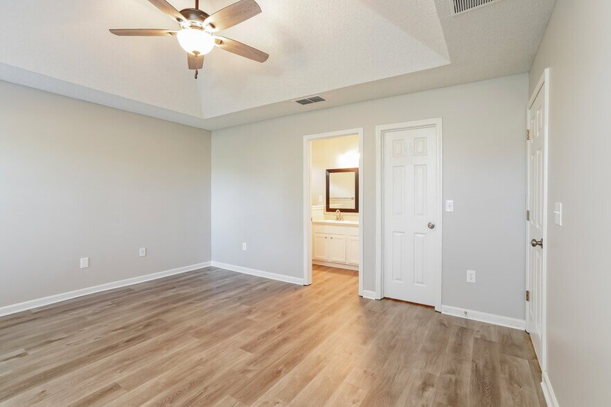 Building Photo - 2638 Fernleaf Dr