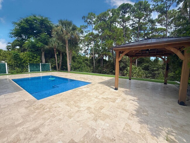 Building Photo - 212 Lone Pine Dr