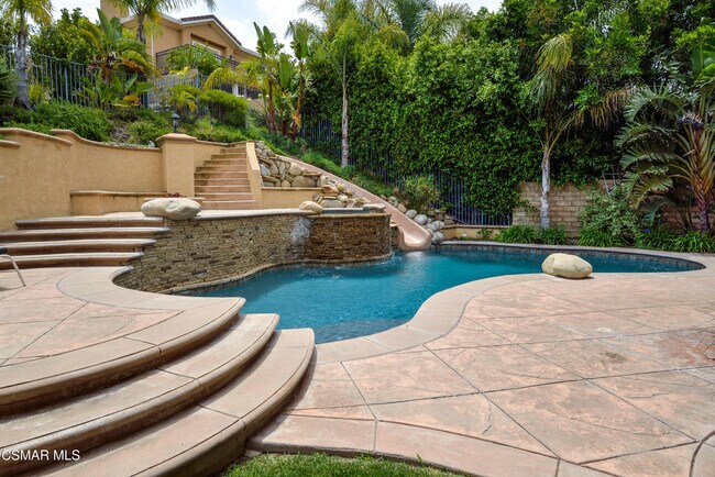 Building Photo - 499 Via Galo