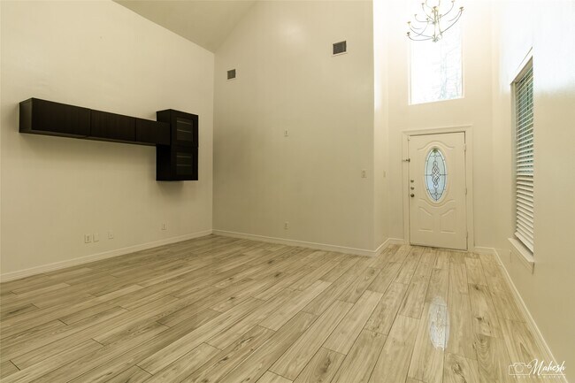 Building Photo - 10904 Panther Ct