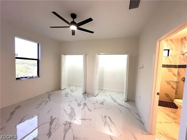 Building Photo - 2404 Dickens Ave N